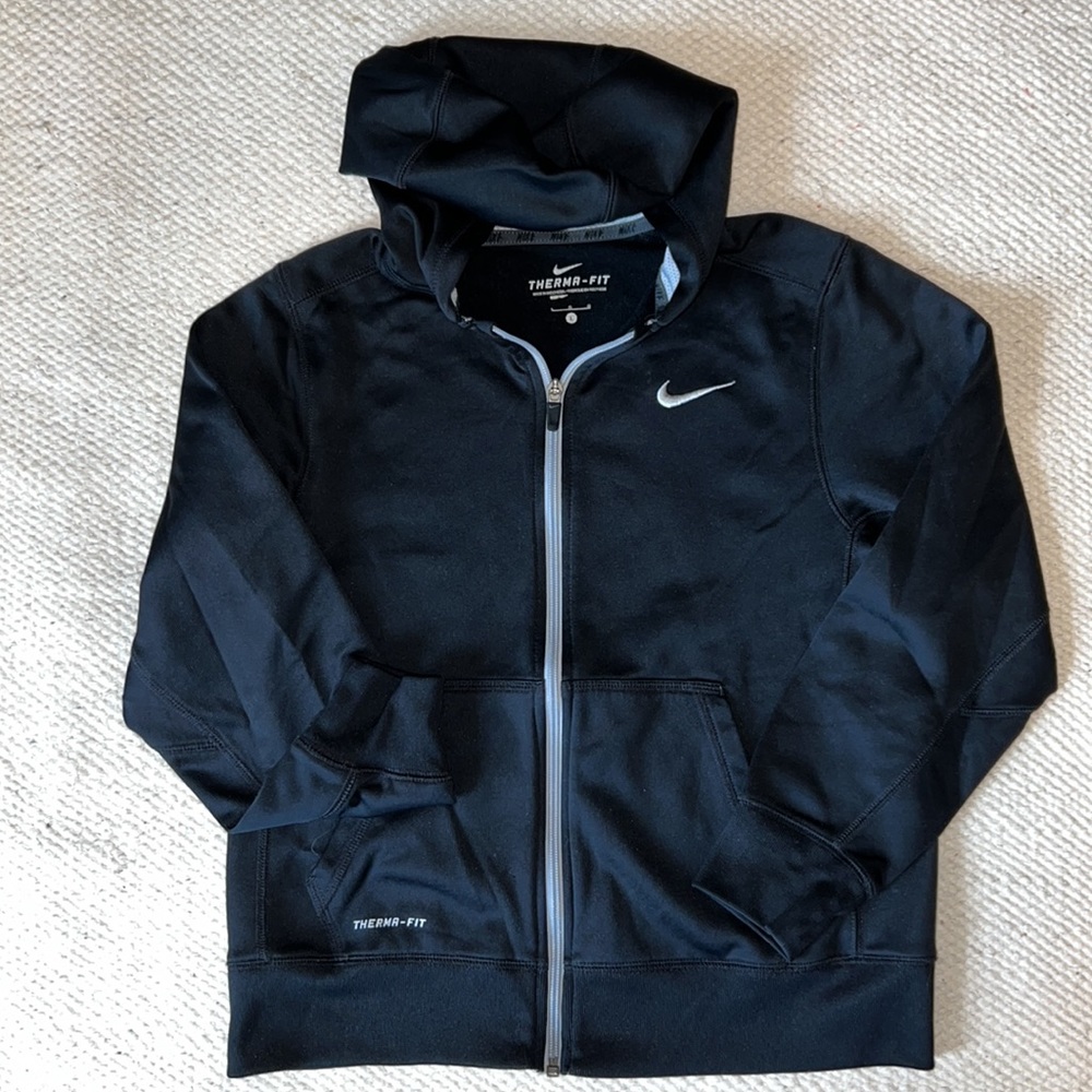 Boys NIKE “therma-fit” blac zip up hoodie!
